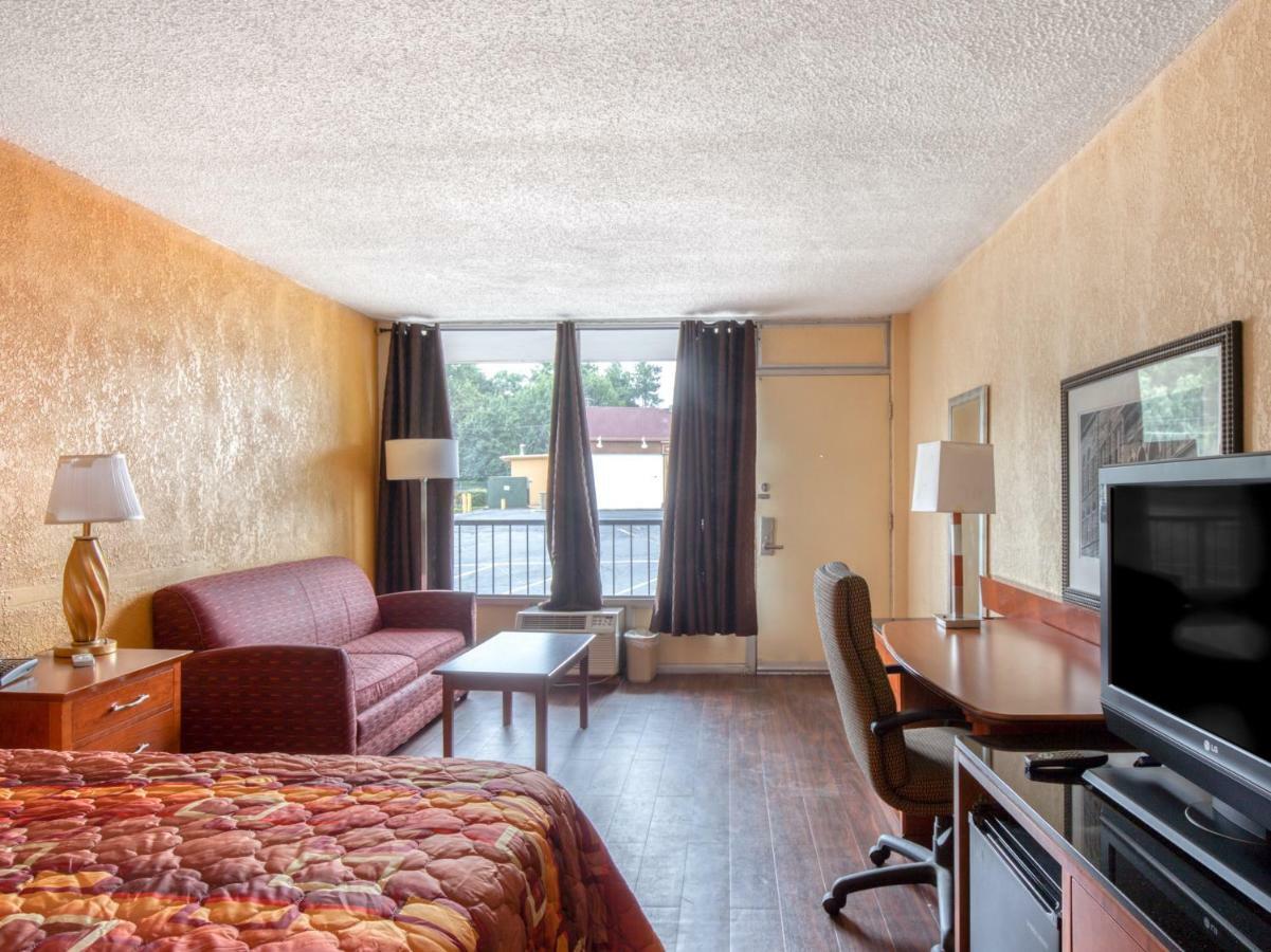 Budgetel Inn & Suites Форест-Парк Экстерьер фото